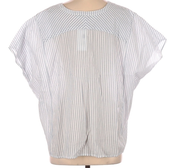 NWT 🤩🤩TOP🤩🤩 - Picture 2 of 5